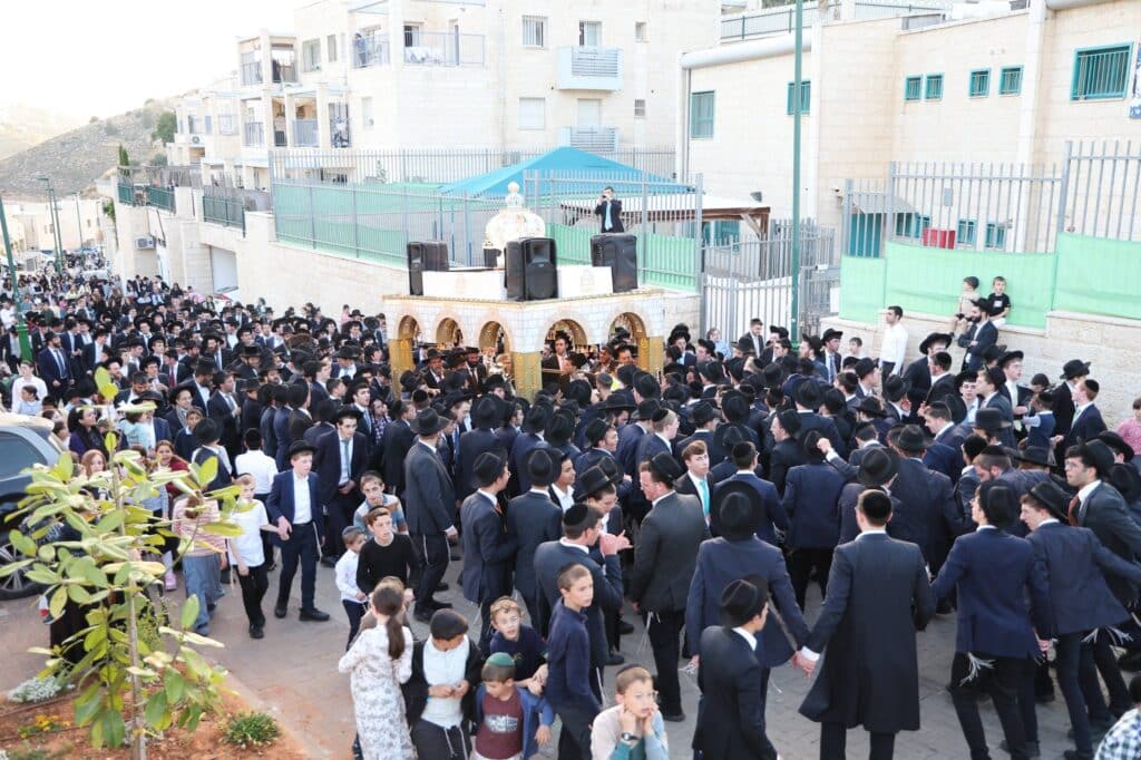 הכנסת ספר תורה והנחת אבן הפינה לקריית התורה "מגדל עוז"