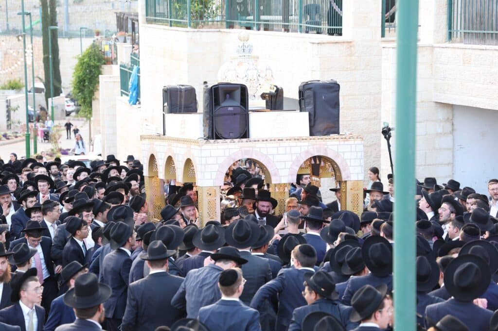 הכנסת ספר תורה והנחת אבן הפינה לקריית התורה "מגדל עוז"