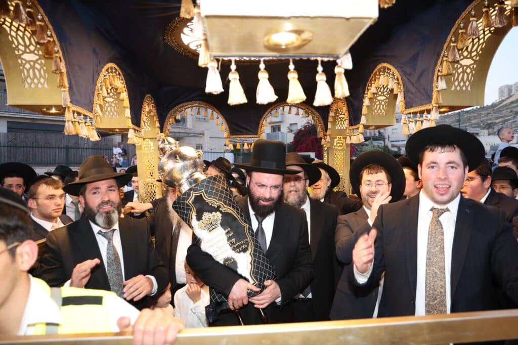 הכנסת ספר תורה והנחת אבן הפינה לקריית התורה "מגדל עוז"