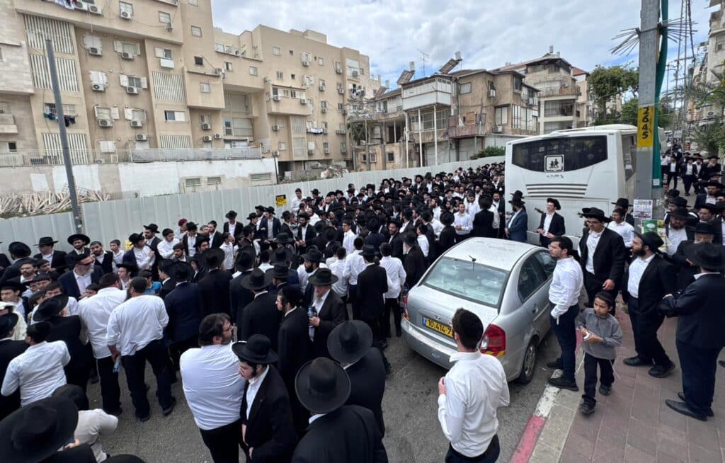 אלפים ליוו למנוחות את הפוסק השקדן; הראשונים לציון ספדו