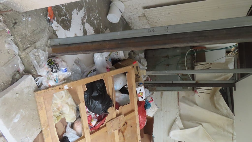 מידי לילה: אלמונים משחיתים את חדרו של הגרי"ב שרייבר
