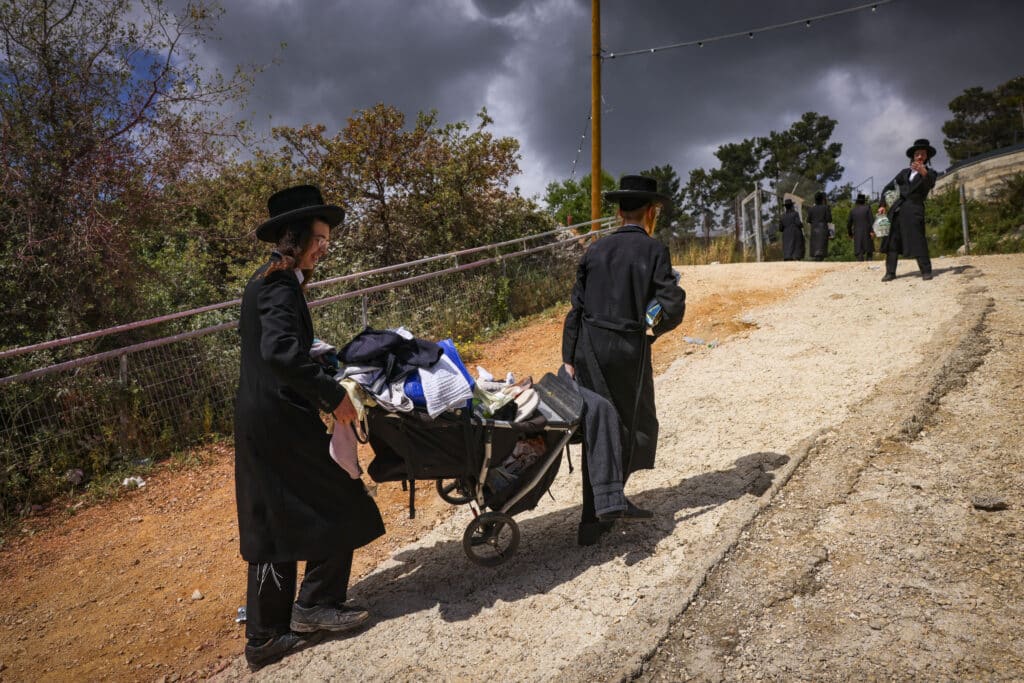 תיעוד: כך נראה מסע הרבבות לעבר ציון הרשב"י במירון