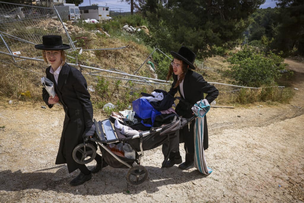 תיעוד: כך נראה מסע הרבבות לעבר ציון הרשב"י במירון