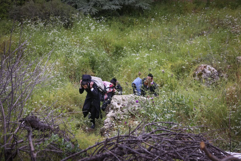 תיעוד: כך נראה מסע הרבבות לעבר ציון הרשב"י במירון