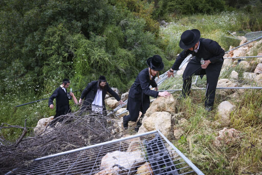תיעוד: כך נראה מסע הרבבות לעבר ציון הרשב"י במירון