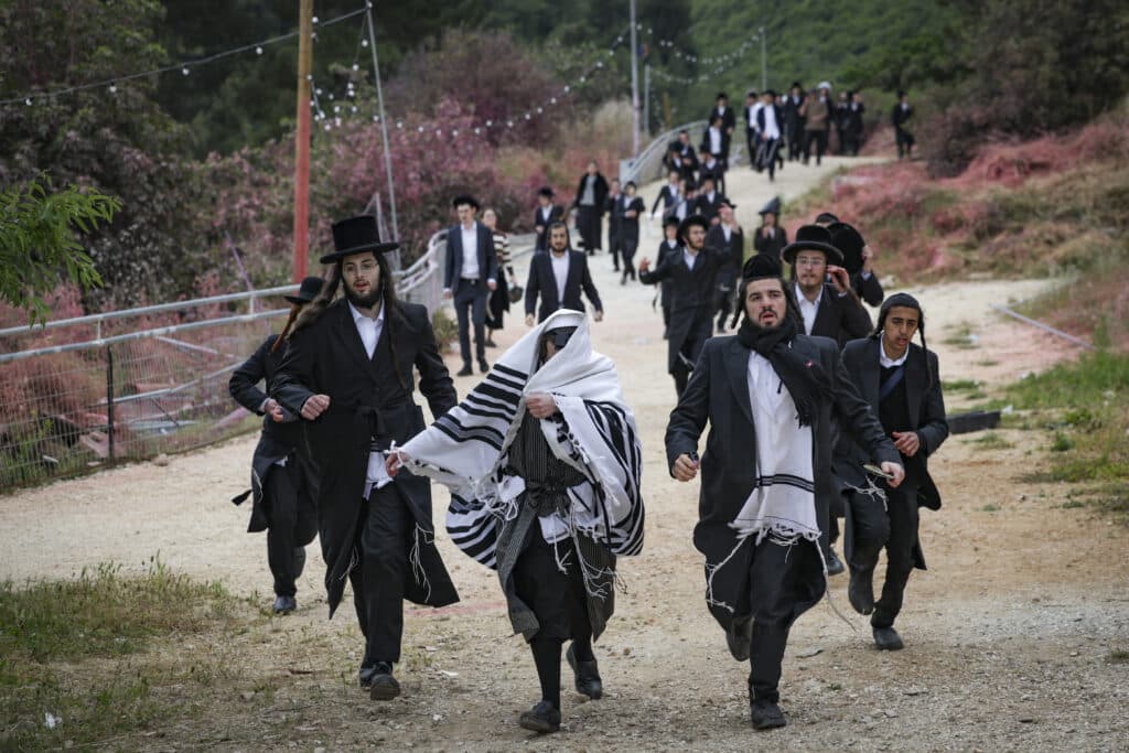 תיעוד: כך נראה מסע הרבבות לעבר ציון הרשב"י במירון