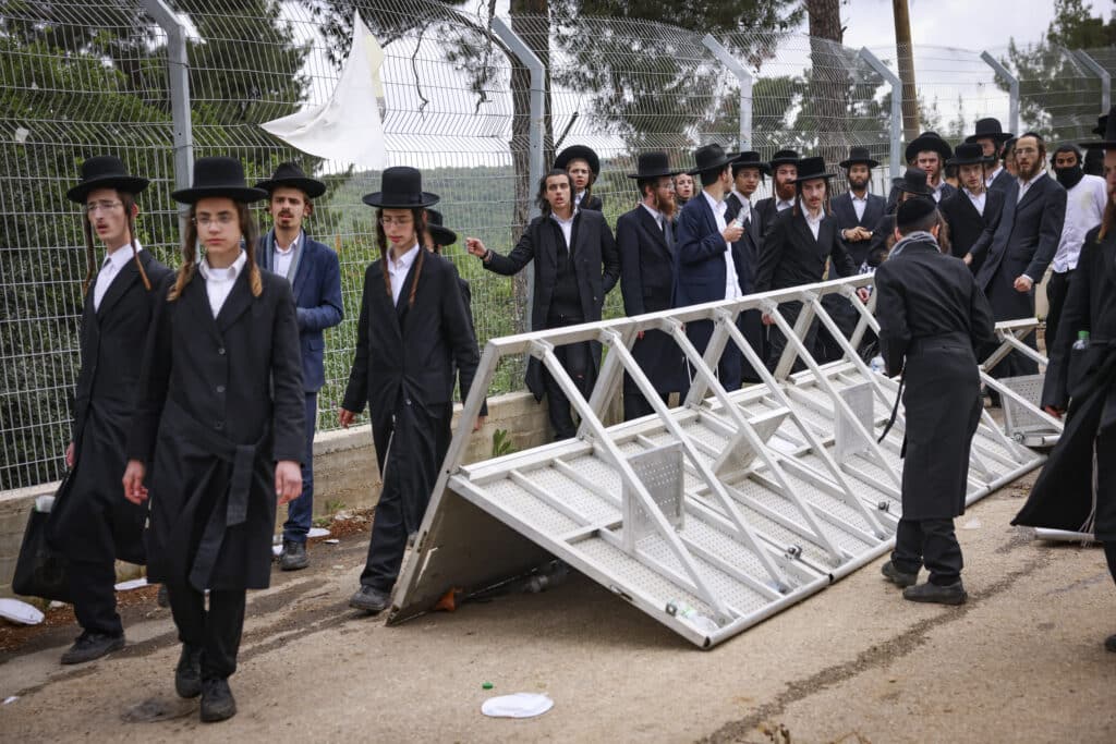תיעוד: כך נראה מסע הרבבות לעבר ציון הרשב"י במירון