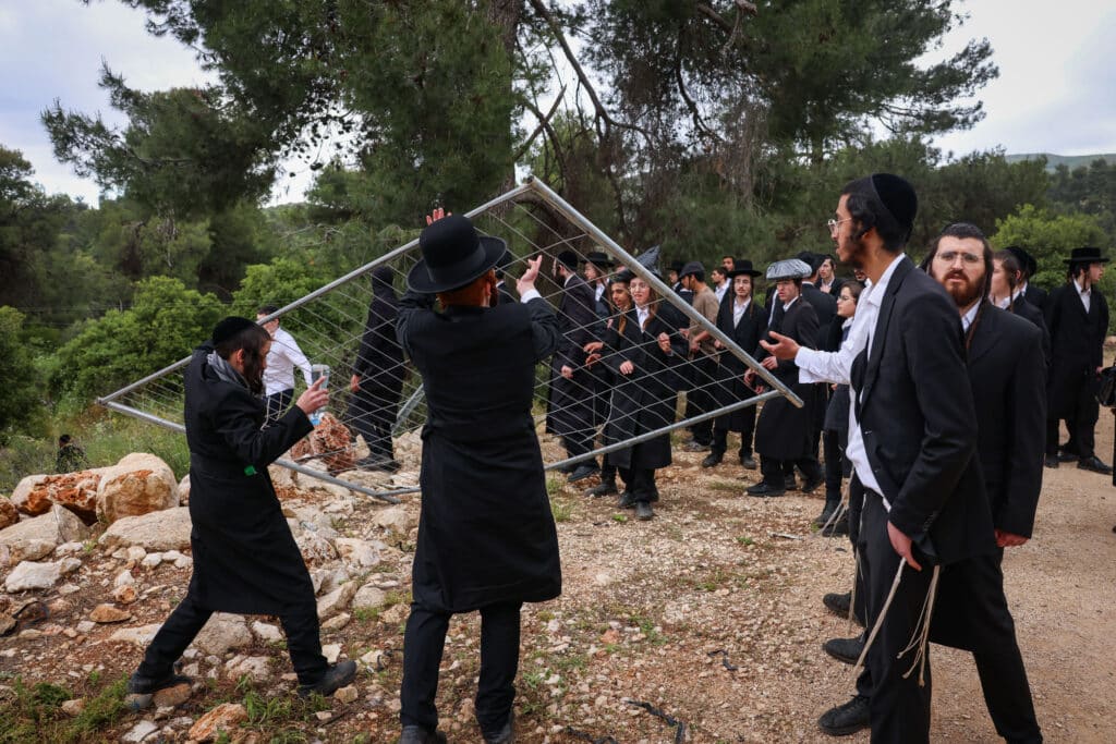 תיעוד: כך נראה מסע הרבבות לעבר ציון הרשב"י במירון