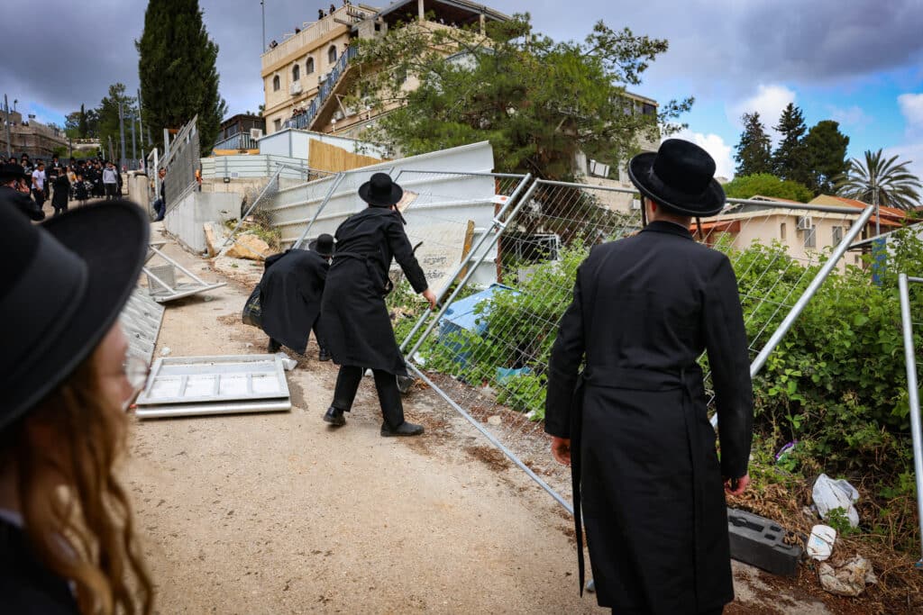 תיעוד: כך נראה מסע הרבבות לעבר ציון הרשב"י במירון
