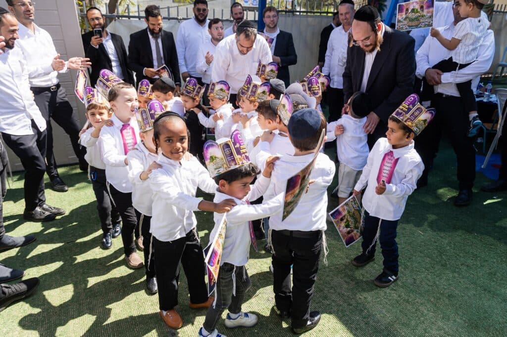 בקריית אתא חגגו את תחילת לימוד האותיות בגני הילדים