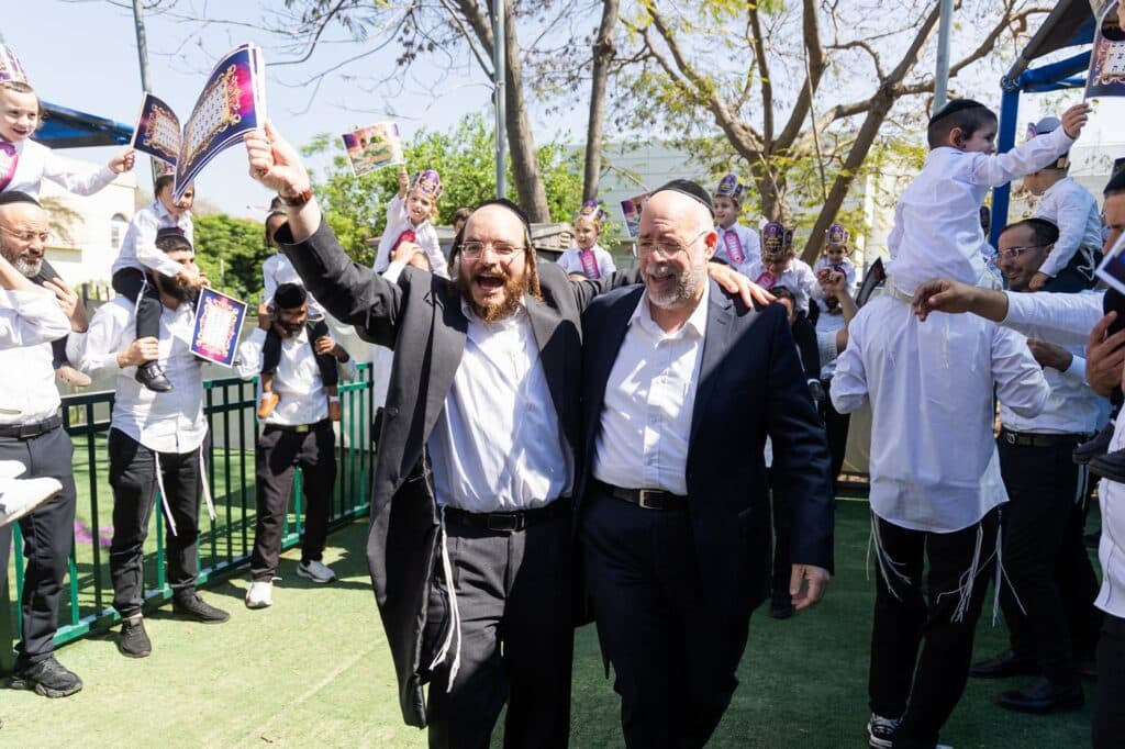 בקריית אתא חגגו את תחילת לימוד האותיות בגני הילדים