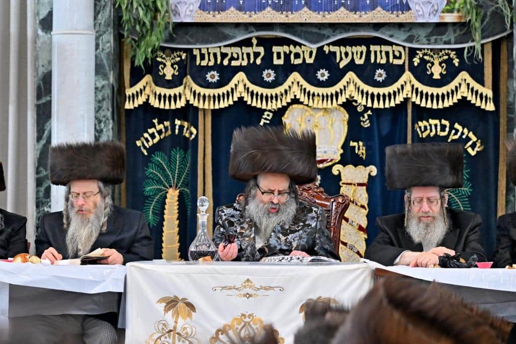 גלריה: מעמד נעילת חג שבועות בקהילת סאטמאר בב"ב