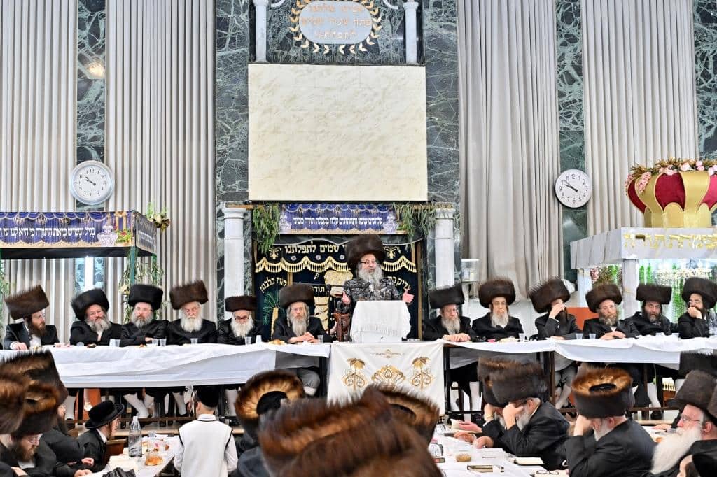 גלריה: מעמד נעילת חג שבועות בקהילת סאטמאר בב"ב