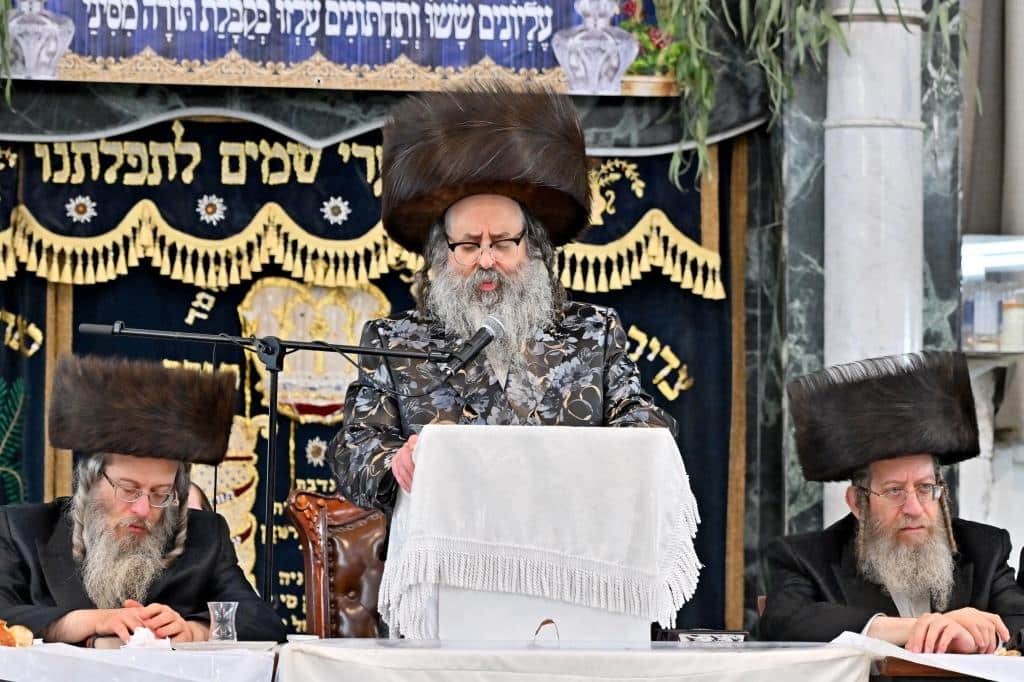 גלריה: מעמד נעילת חג שבועות בקהילת סאטמאר בב"ב