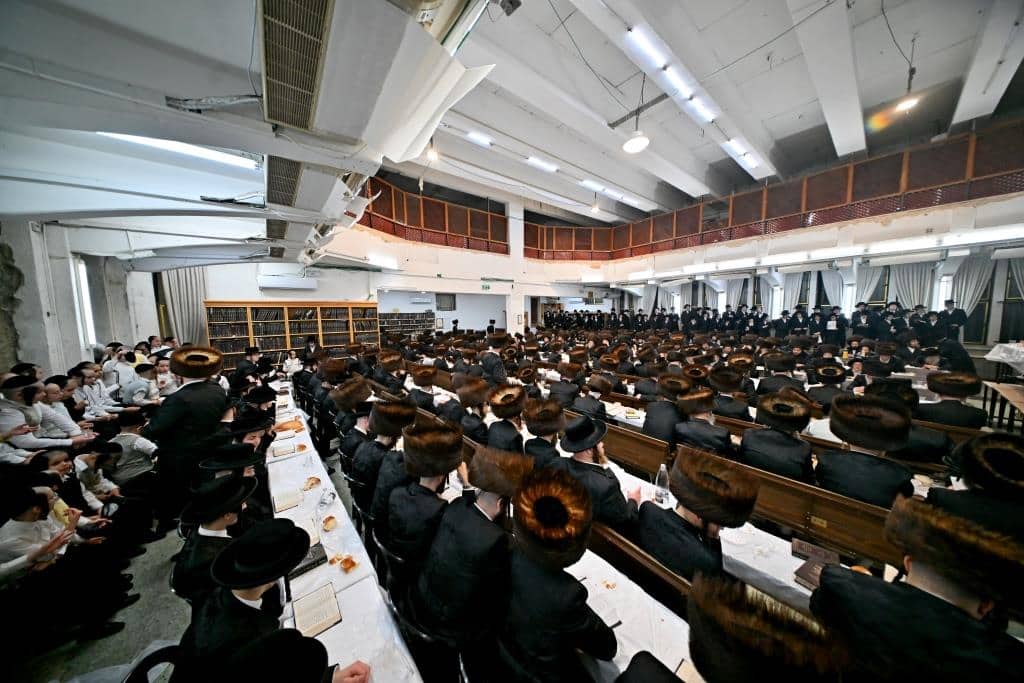 גלריה: מעמד נעילת חג שבועות בקהילת סאטמאר בב"ב