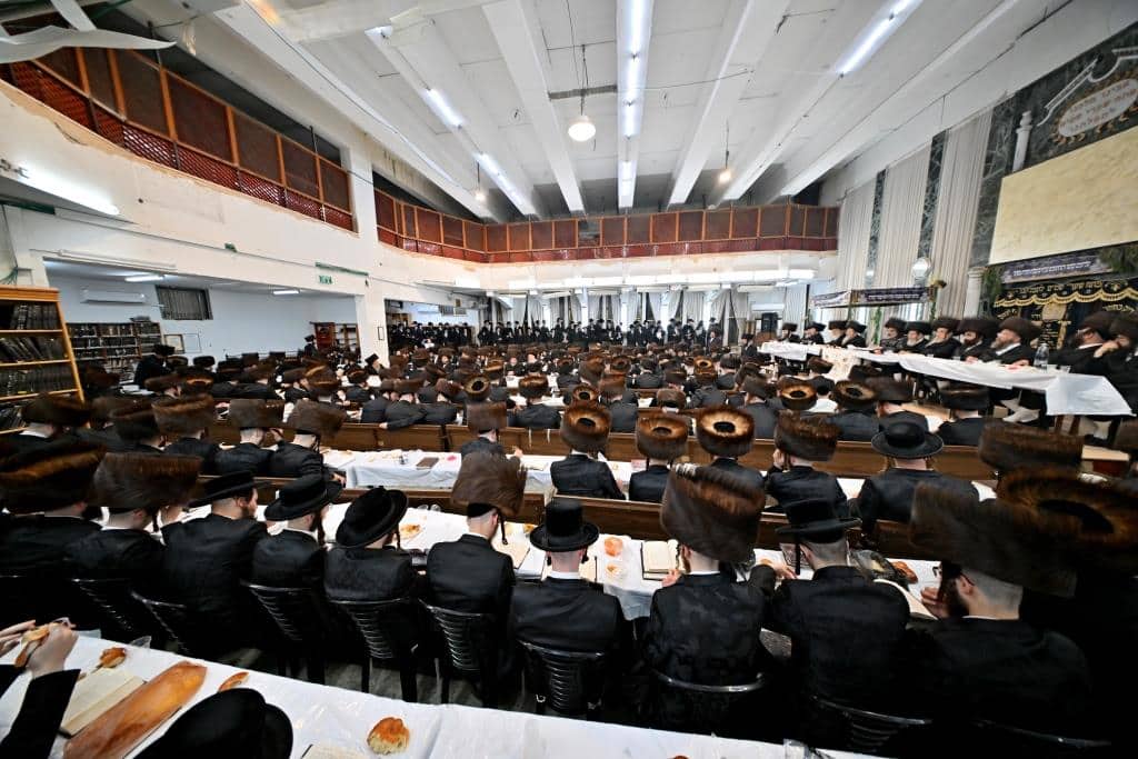 גלריה: מעמד נעילת חג שבועות בקהילת סאטמאר בב"ב