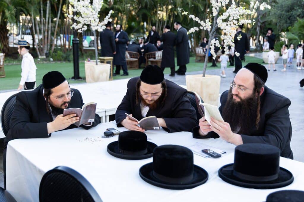 גלריה: החסידות הקנאית מירושלים חגגו בגן האירועים בטבריה