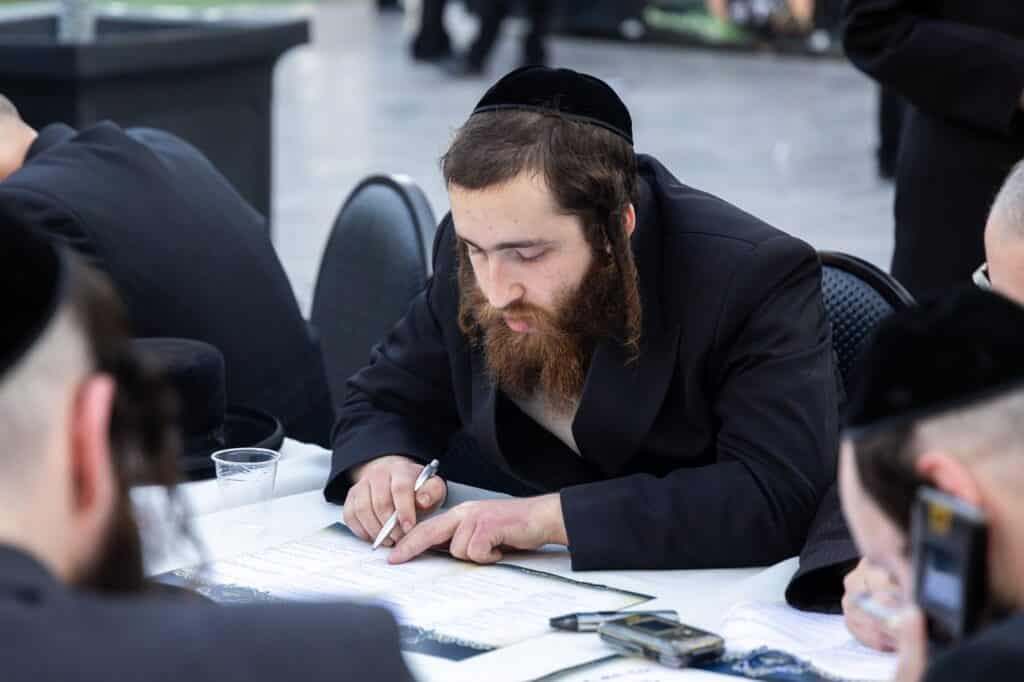 גלריה: החסידות הקנאית מירושלים חגגו בגן האירועים בטבריה