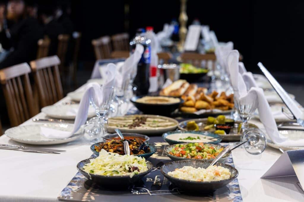 גלריה: החסידות הקנאית מירושלים חגגו בגן האירועים בטבריה