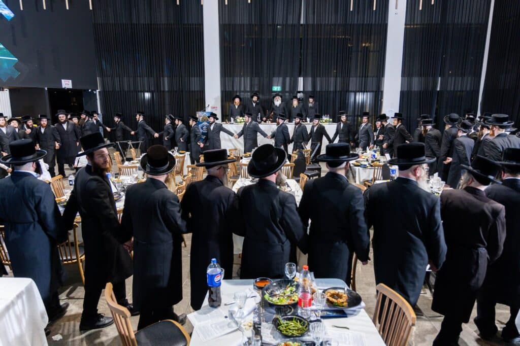 גלריה: החסידות הקנאית מירושלים חגגו בגן האירועים בטבריה