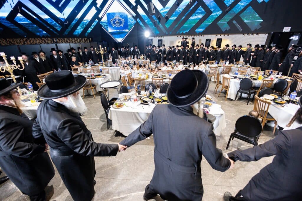 גלריה: החסידות הקנאית מירושלים חגגו בגן האירועים בטבריה