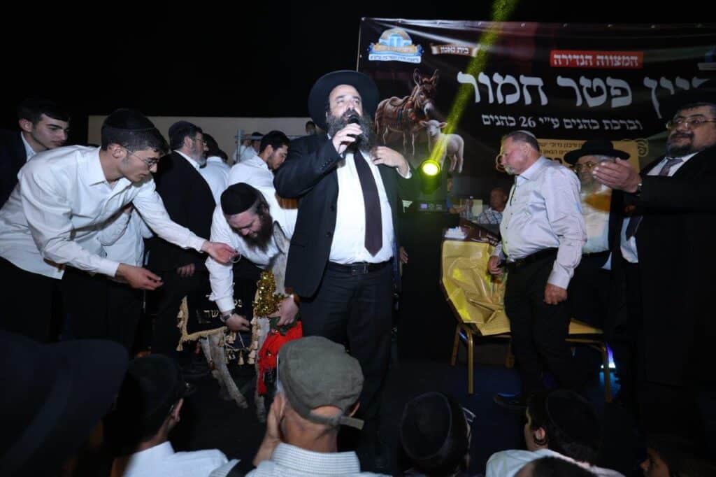 26 כהנים וחמור אחד: כך חגגו במושב ברכיה את המצווה הנדירה