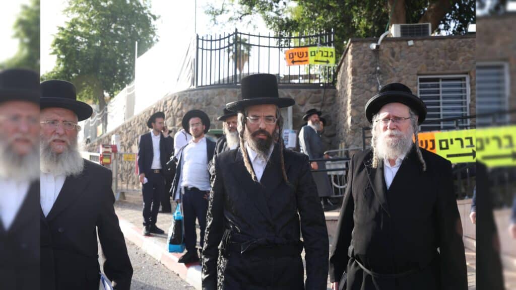 בראשות האדמו"רים: אלפים עלו לציון השל"ה הקדוש בטבריה