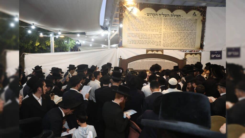 בראשות האדמו"רים: אלפים עלו לציון השל"ה הקדוש בטבריה