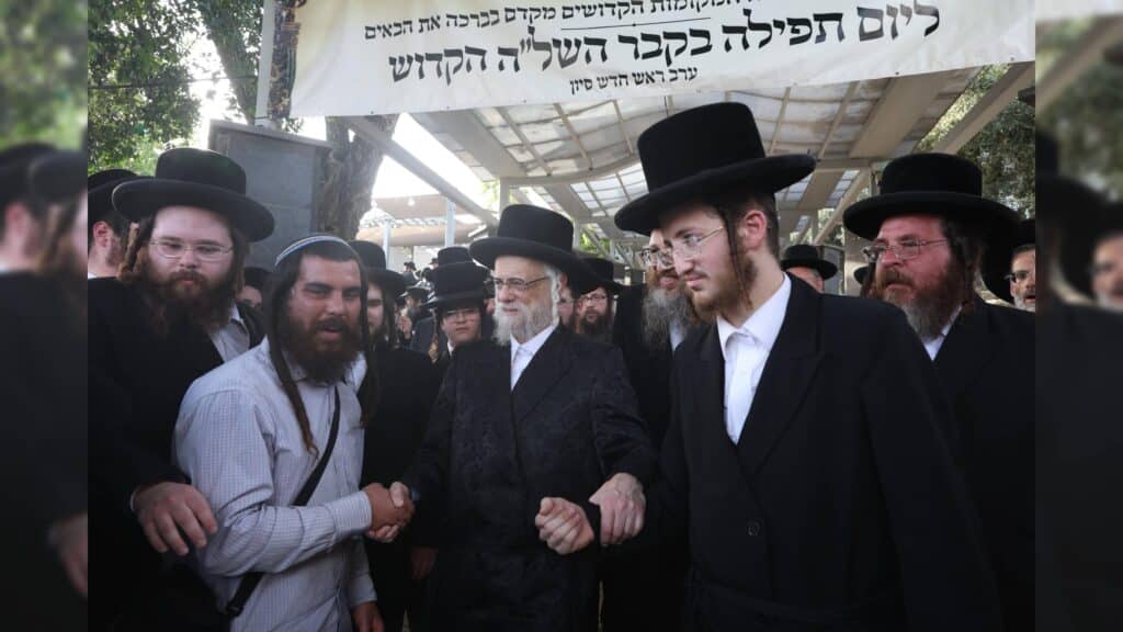 בראשות האדמו"רים: אלפים עלו לציון השל"ה הקדוש בטבריה