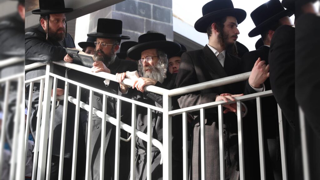 בראשות האדמו"רים: אלפים עלו לציון השל"ה הקדוש בטבריה