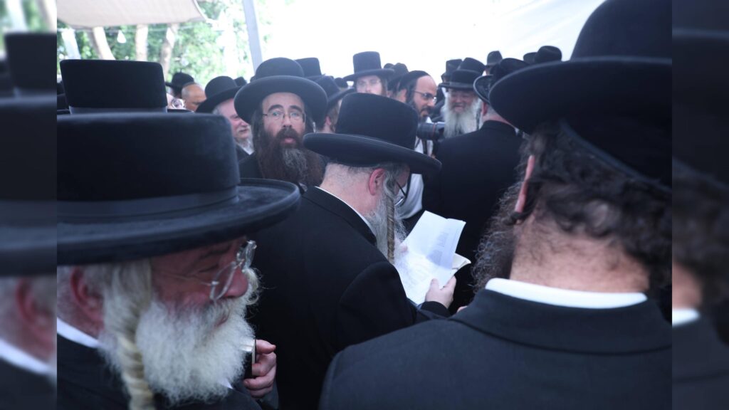 בראשות האדמו"רים: אלפים עלו לציון השל"ה הקדוש בטבריה