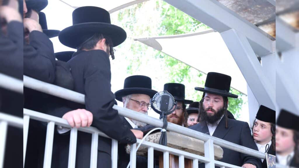 בראשות האדמו"רים: אלפים עלו לציון השל"ה הקדוש בטבריה