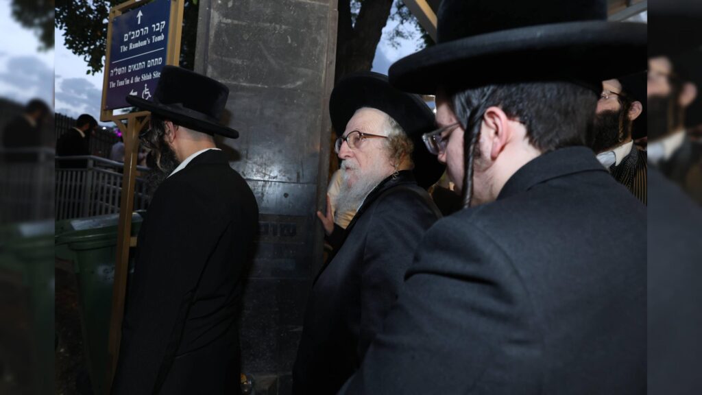 בראשות האדמו"רים: אלפים עלו לציון השל"ה הקדוש בטבריה