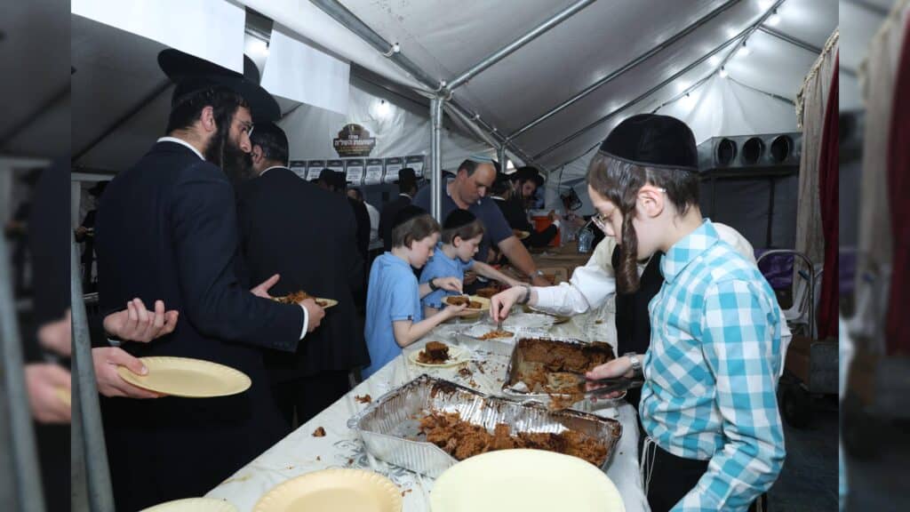 בראשות האדמו"רים: אלפים עלו לציון השל"ה הקדוש בטבריה