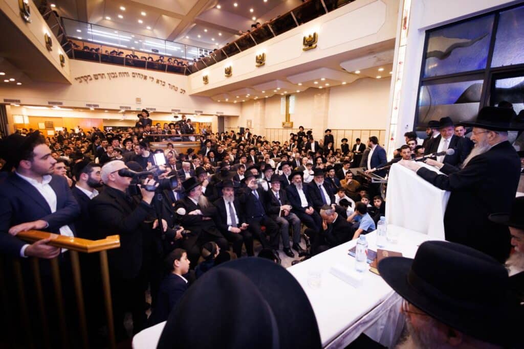 ארגנטינה: רבבות קיבלו את גדולי ישראל במסע קרן עולם התורה