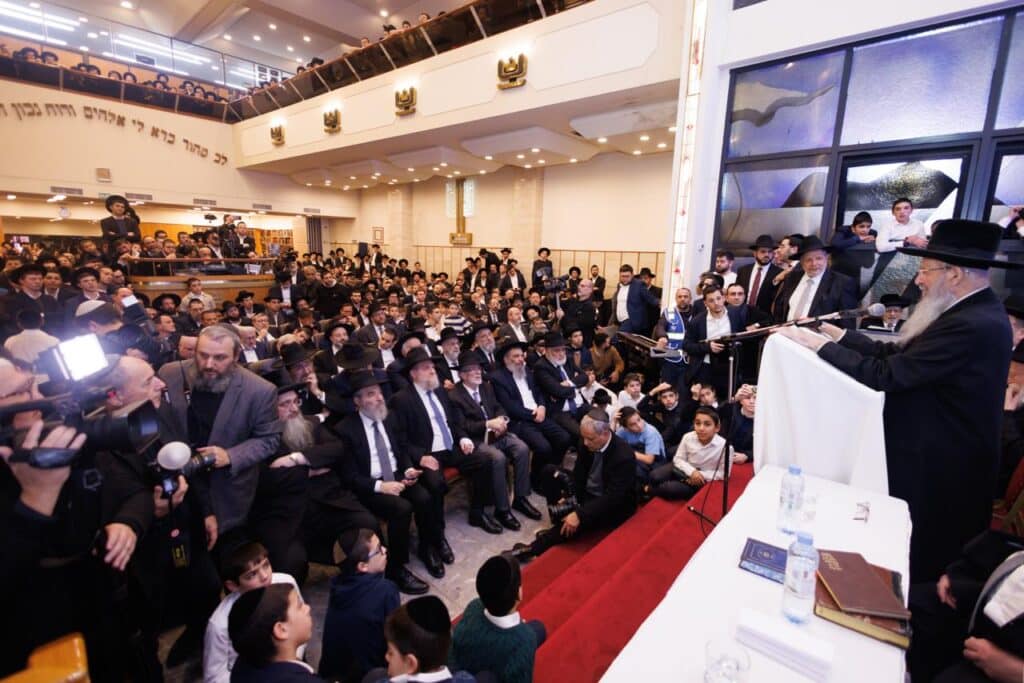 ארגנטינה: רבבות קיבלו את גדולי ישראל במסע קרן עולם התורה