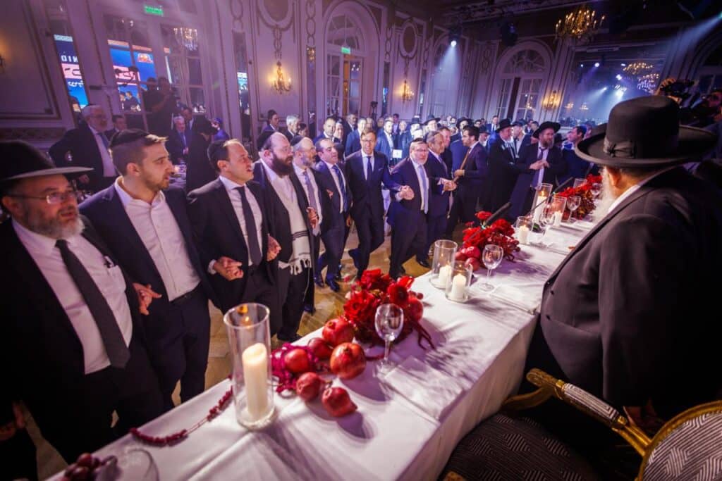 ארגנטינה: רבבות קיבלו את גדולי ישראל במסע קרן עולם התורה