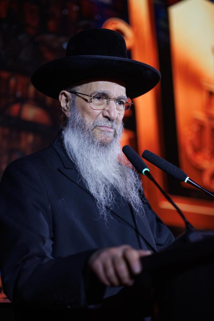 ארגנטינה: רבבות קיבלו את גדולי ישראל במסע קרן עולם התורה