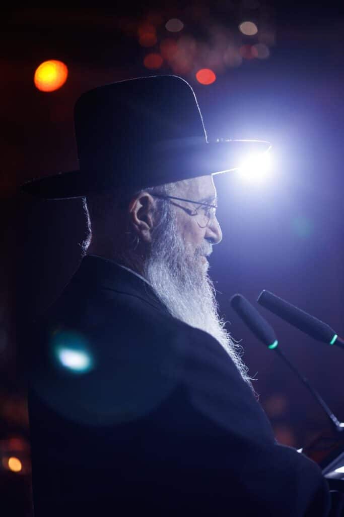ארגנטינה: רבבות קיבלו את גדולי ישראל במסע קרן עולם התורה