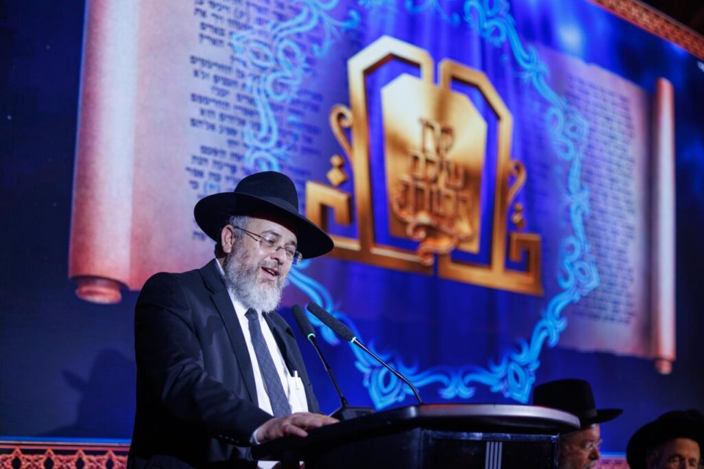 ארגנטינה: רבבות קיבלו את גדולי ישראל במסע קרן עולם התורה