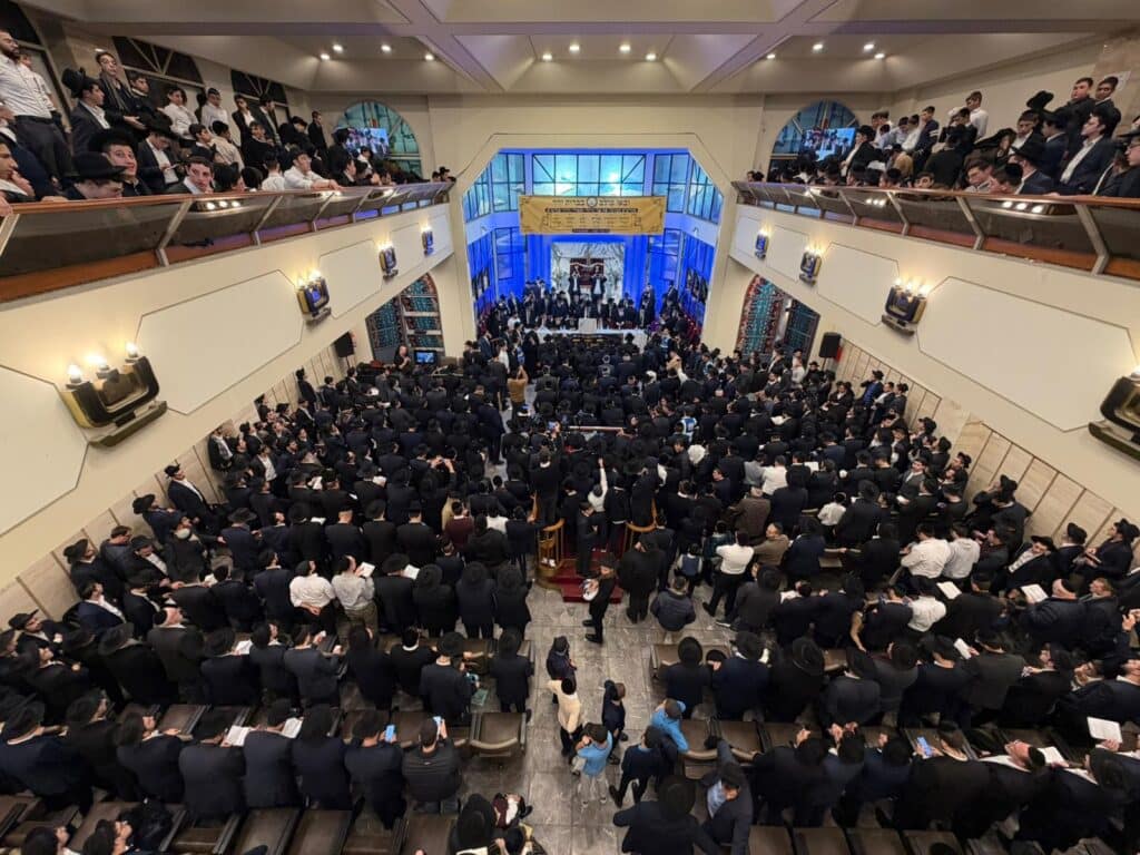 ארגנטינה: רבבות קיבלו את גדולי ישראל במסע קרן עולם התורה