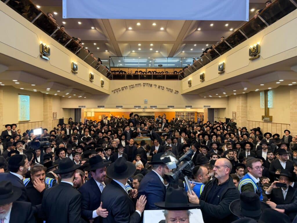 ארגנטינה: רבבות קיבלו את גדולי ישראל במסע קרן עולם התורה