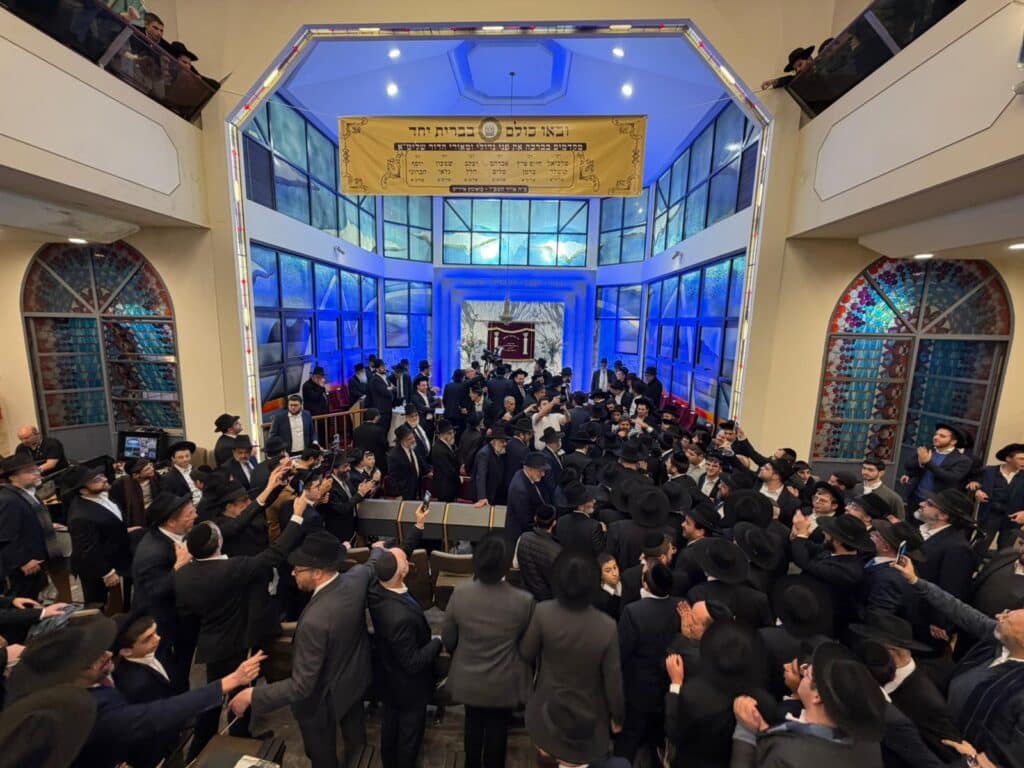 ארגנטינה: רבבות קיבלו את גדולי ישראל במסע קרן עולם התורה