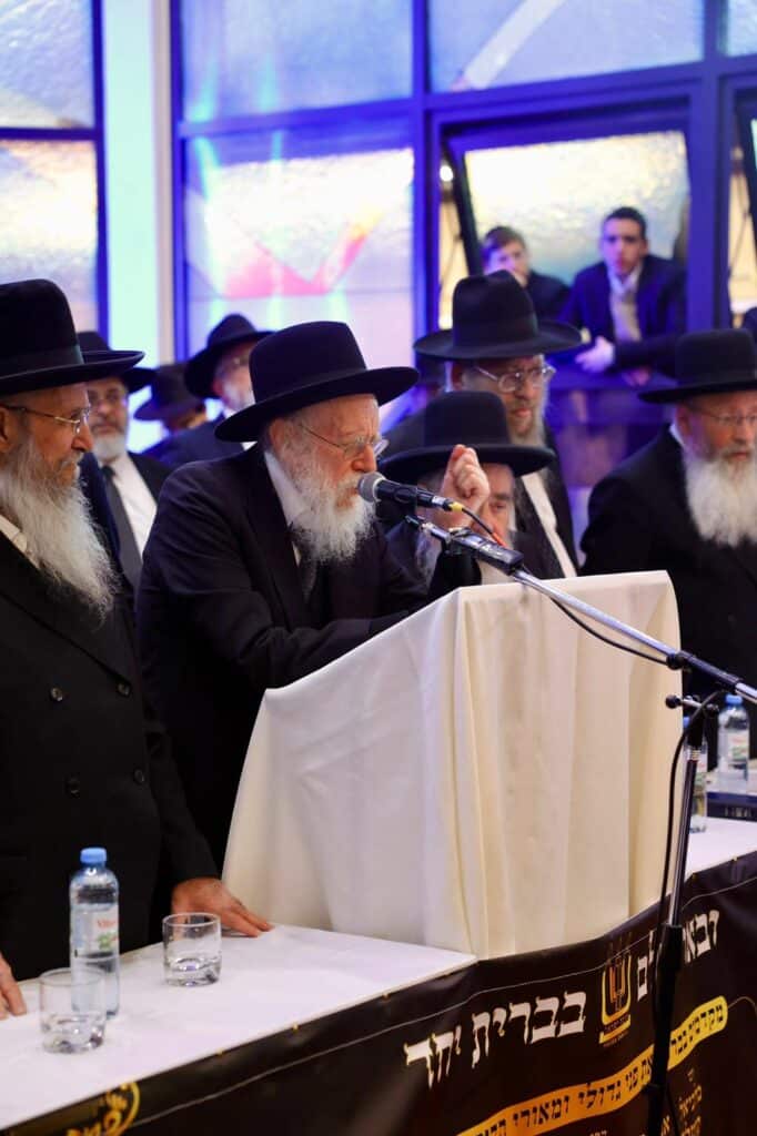 ארגנטינה: רבבות קיבלו את גדולי ישראל במסע קרן עולם התורה