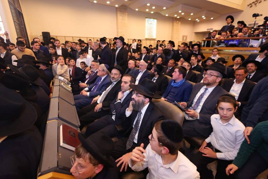 ארגנטינה: רבבות קיבלו את גדולי ישראל במסע קרן עולם התורה