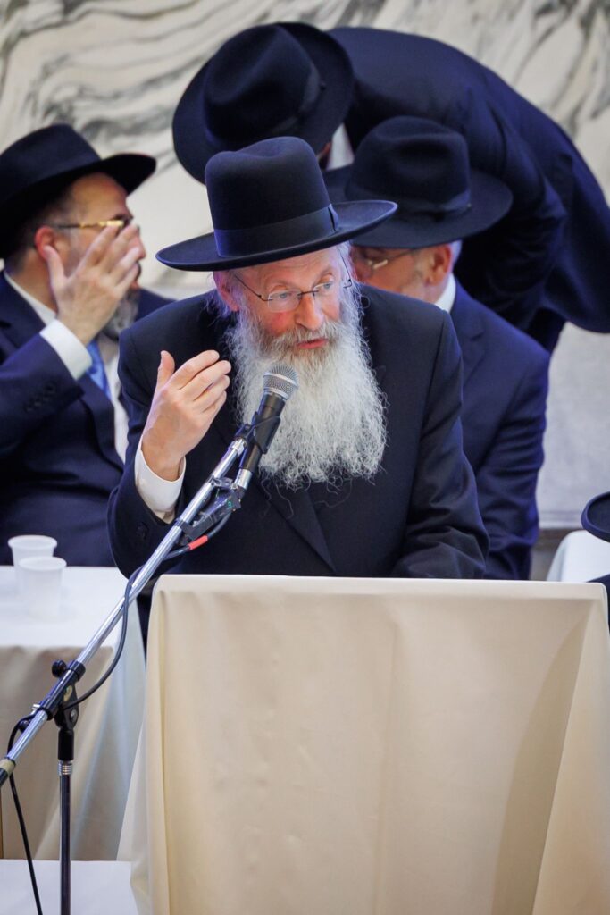 ארגנטינה: רבבות קיבלו את גדולי ישראל במסע קרן עולם התורה