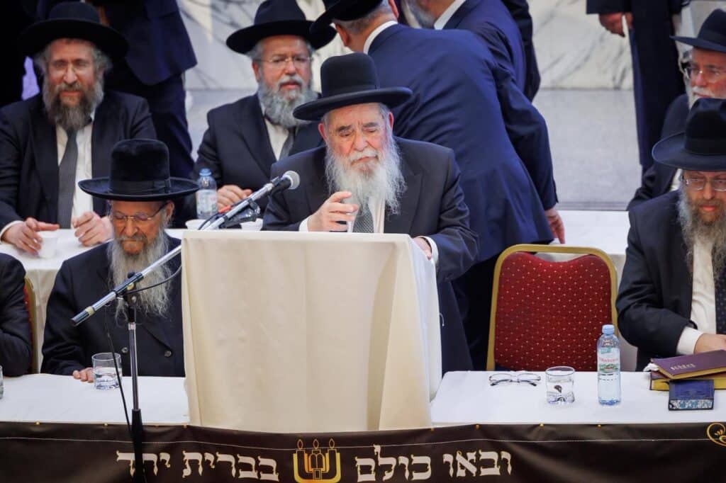 ארגנטינה: רבבות קיבלו את גדולי ישראל במסע קרן עולם התורה