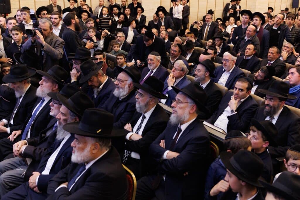 ארגנטינה: רבבות קיבלו את גדולי ישראל במסע קרן עולם התורה