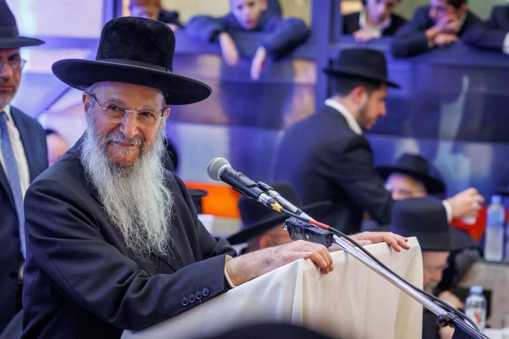 ארגנטינה: רבבות קיבלו את גדולי ישראל במסע קרן עולם התורה