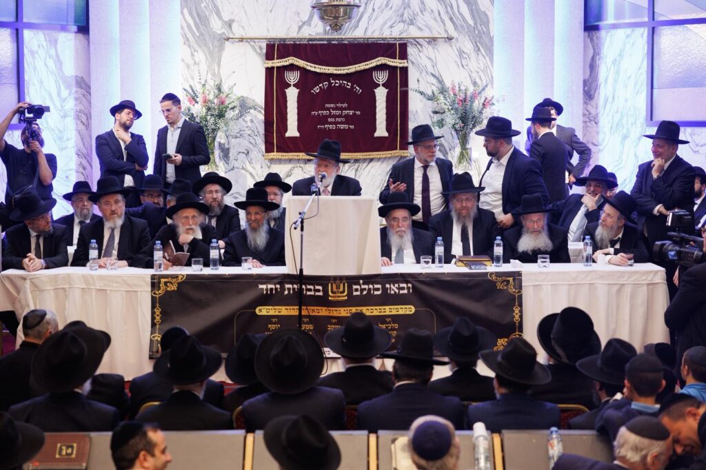 ארגנטינה: רבבות קיבלו את גדולי ישראל במסע קרן עולם התורה